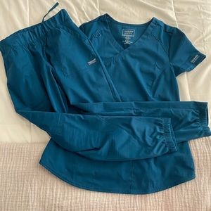 Cherokee scrub set